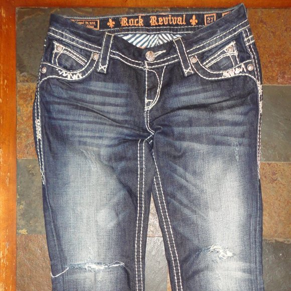 ROCK REVIVAL Women's Distressed Blue Denim "Elaina" Capri Jeans Size 27 - Picture 3 of 10